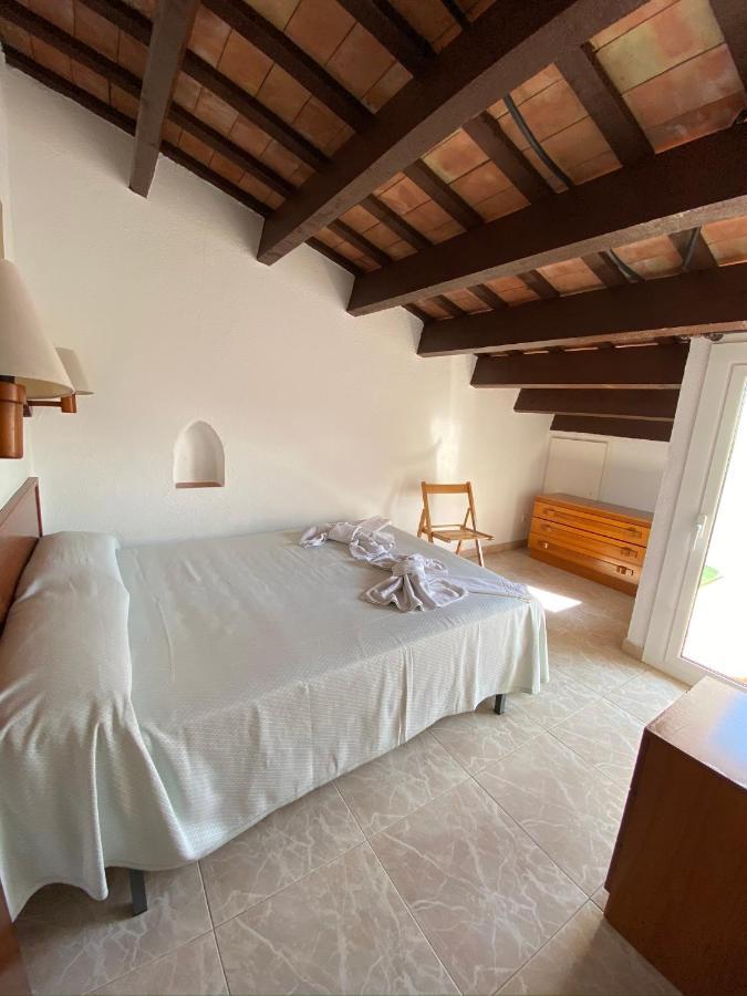 Apartamentos Mitus Canet De Mar Exteriör bild