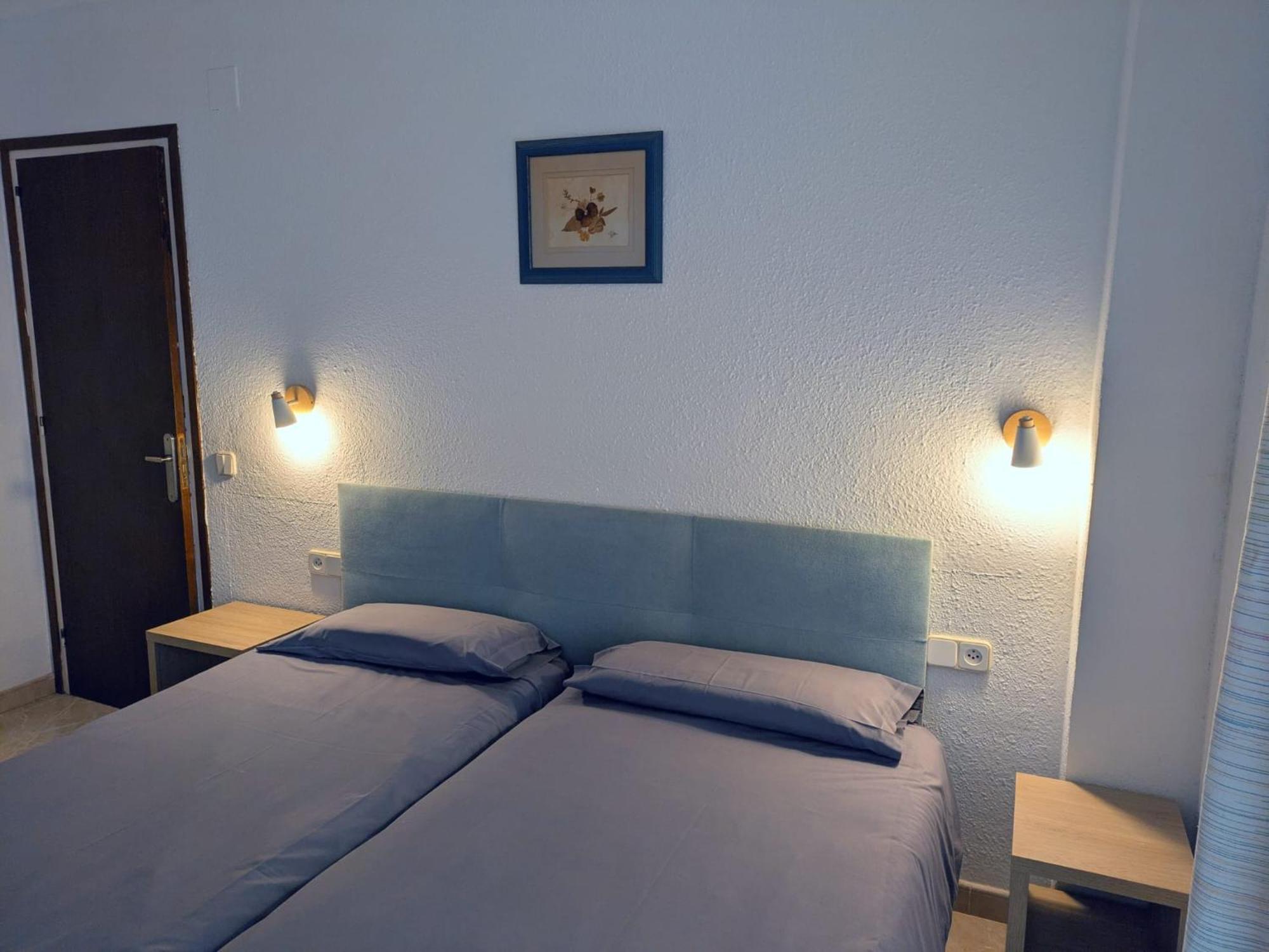 Apartamentos Mitus Canet De Mar Exteriör bild